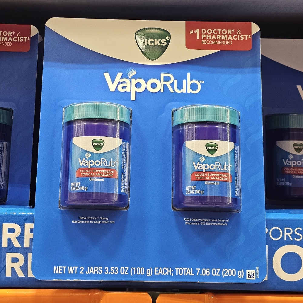Vicks VapoRub Cough Suppressant & Topical Analgesic (2 Jars 3.53 oz Each)